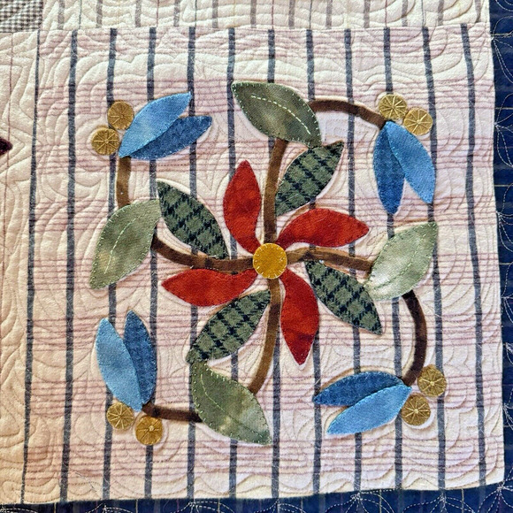 MUSEUM QUALITY Vintage Tulip Medallion Applique Antique Quilt Tapestry 57x45 - Picture 13 of 16